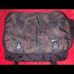 Nike camouflage messenger bag